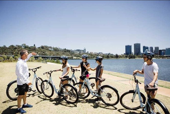 3 Hour Swan River Foreshore Sightseeing Bike Tour in Perth
